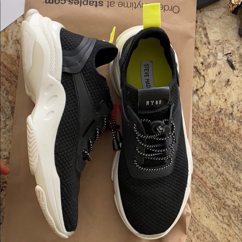 STEVE MADDEN